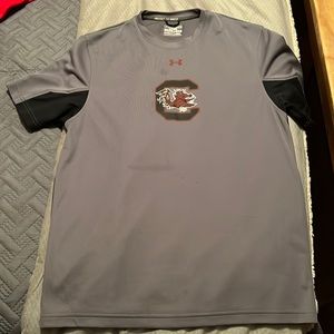 Mens medium under armor Carolina gamecocks shirt used.